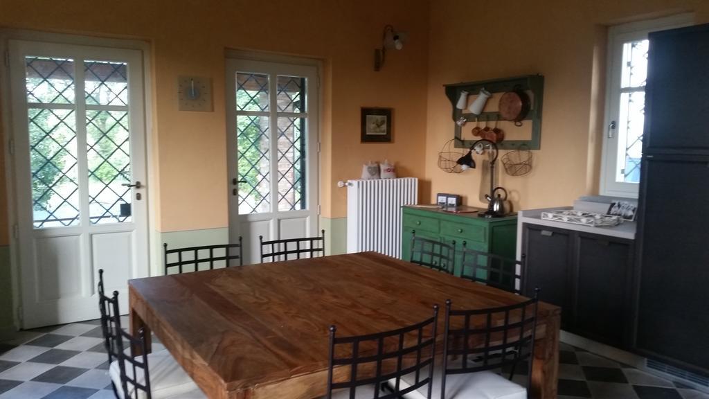 فيلا Cascina Rollone Rocchetta Tanaro المظهر الخارجي الصورة